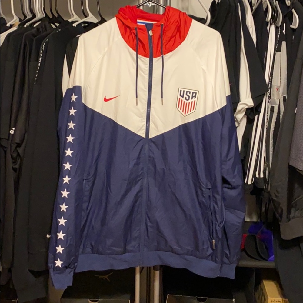 Men’s Nike wind breaker
